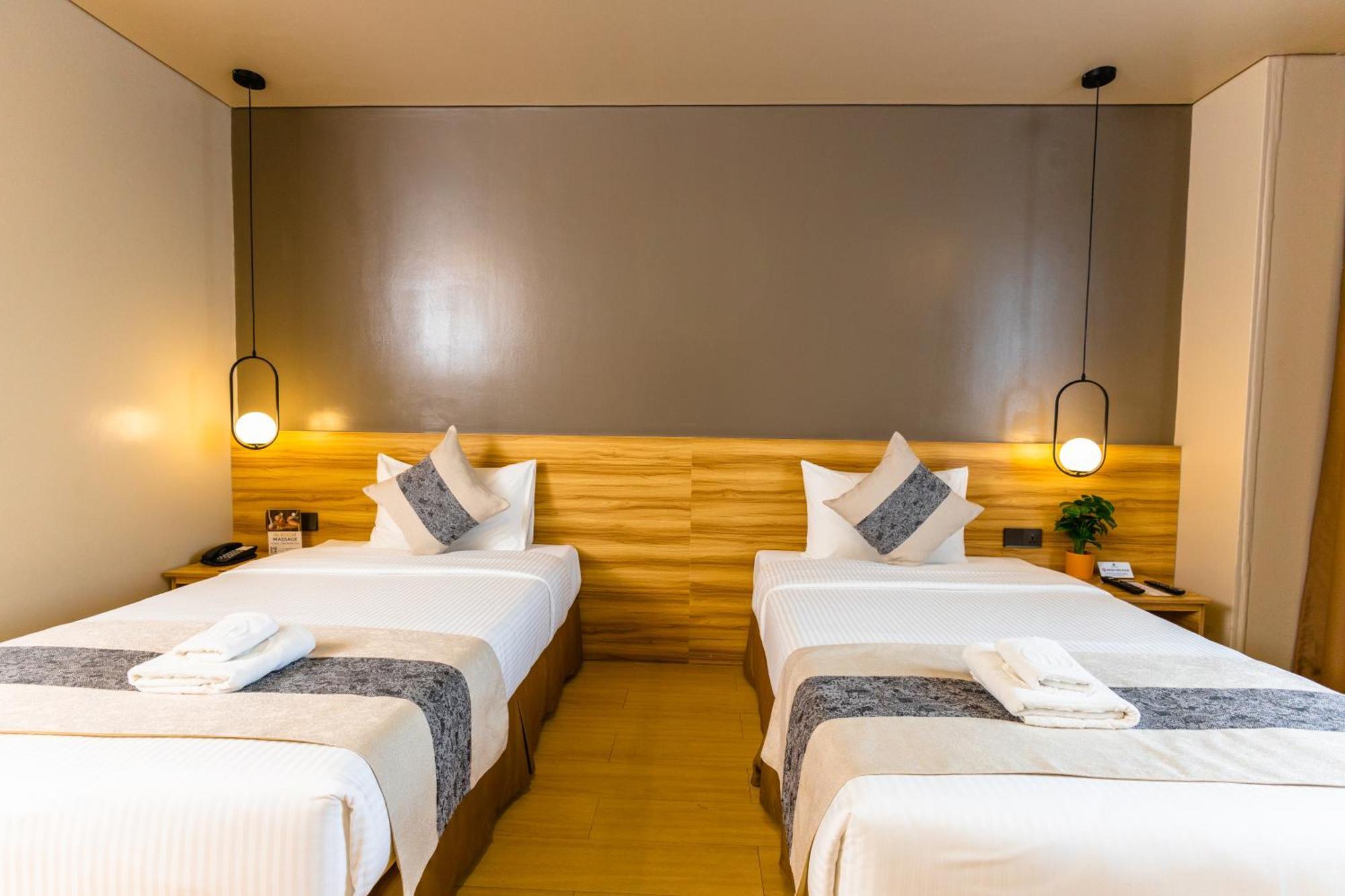 Madison 101 Hotel + Tower Кесон-Сити Экстерьер фото