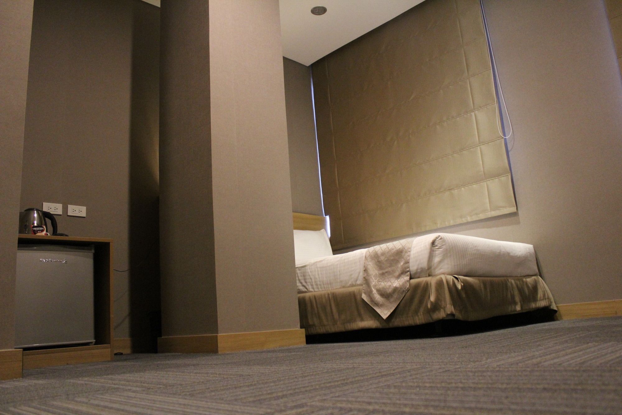 Madison 101 Hotel + Tower Кесон-Сити Экстерьер фото