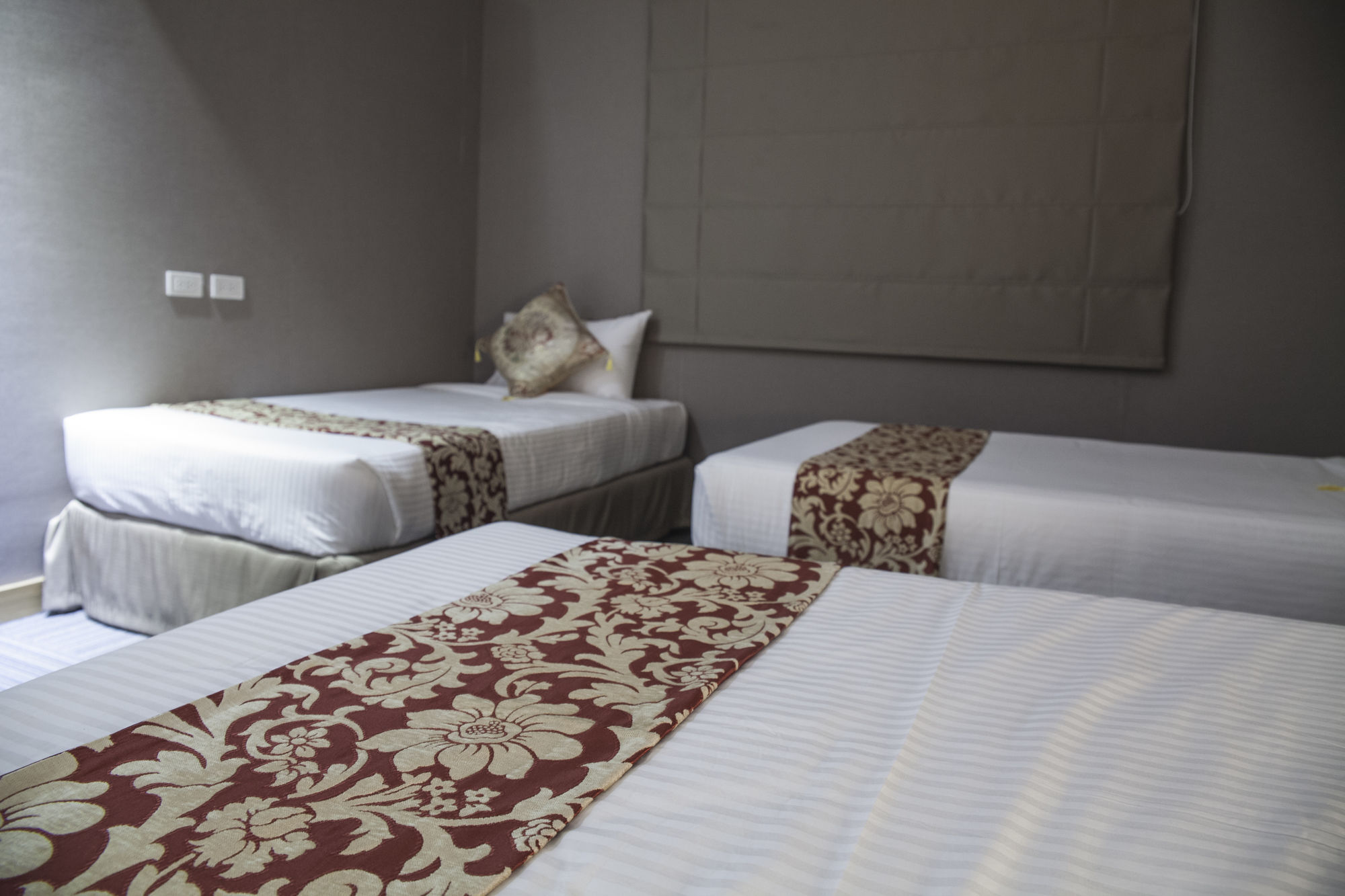 Madison 101 Hotel + Tower Кесон-Сити Экстерьер фото